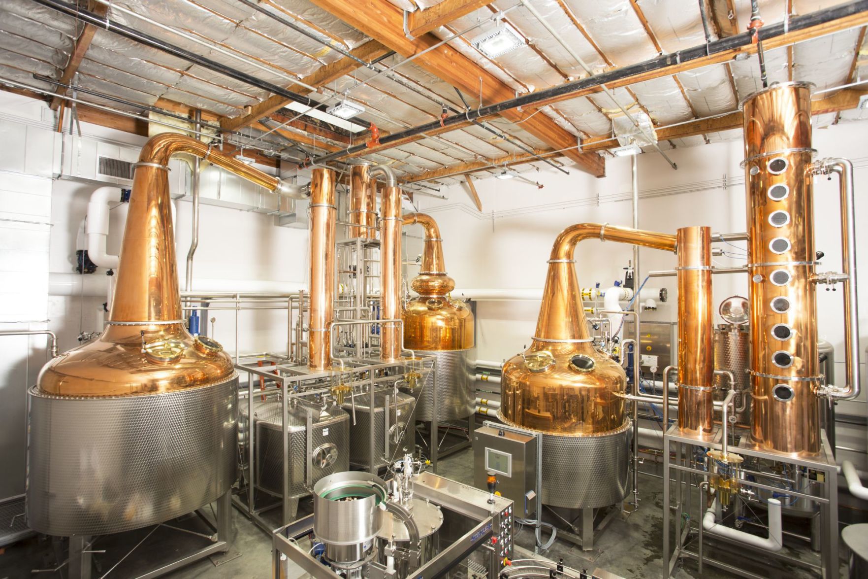 gin_whiskey_stills